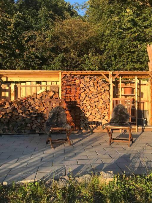 Eifelhausaufzeit-Vulkaneifel-Architekten-Chalet Mit Sauna Im Vulkankrater Immerath Eksteriør billede